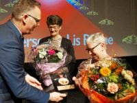Lis Andersen og Lis Bonne modtog ved gallaaftenen tilbage i marts årets frivilligpris. De fik prisen for deres indsats med at arrangere stolegymnastik for kommunens ældre på Hyldegården.