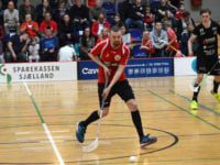 Joel Berg var god for den afgørende assist i 5-4-sejren over Sunds. Kort før havde han set holdkammeraterne afværge en udvisning, da han selv kølede af i straffeboksen. Foto: Benløse Floorball Club