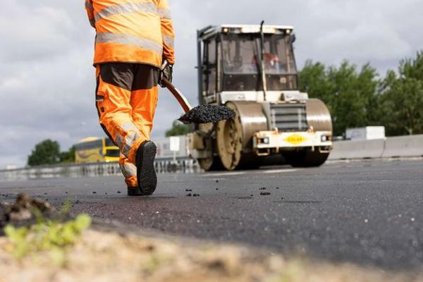 Vejdirektoratet lægger ny asfalt på E20 ved Ringsted